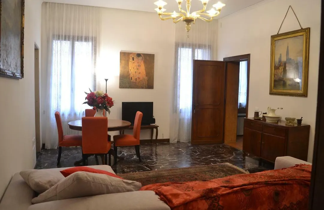 Castello 5888 B, Santa Marina, Calle Marcello, Canale-1